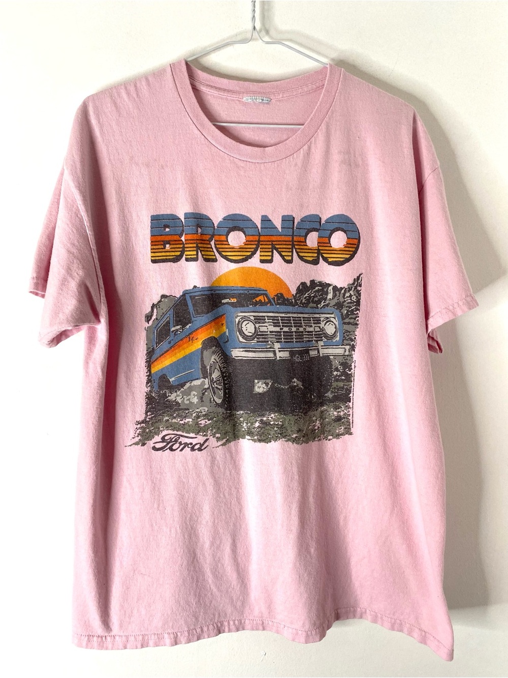 Ford Bronco Pink Graphic Tee Retro Sunset Off Road Truck Cotton T Shirt